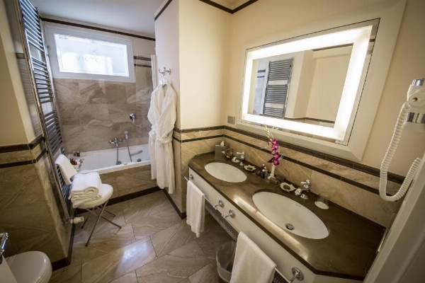 Victoria Hotel Letterario image 9